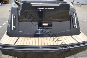 Corsiva 595 Tender, Badeplattform